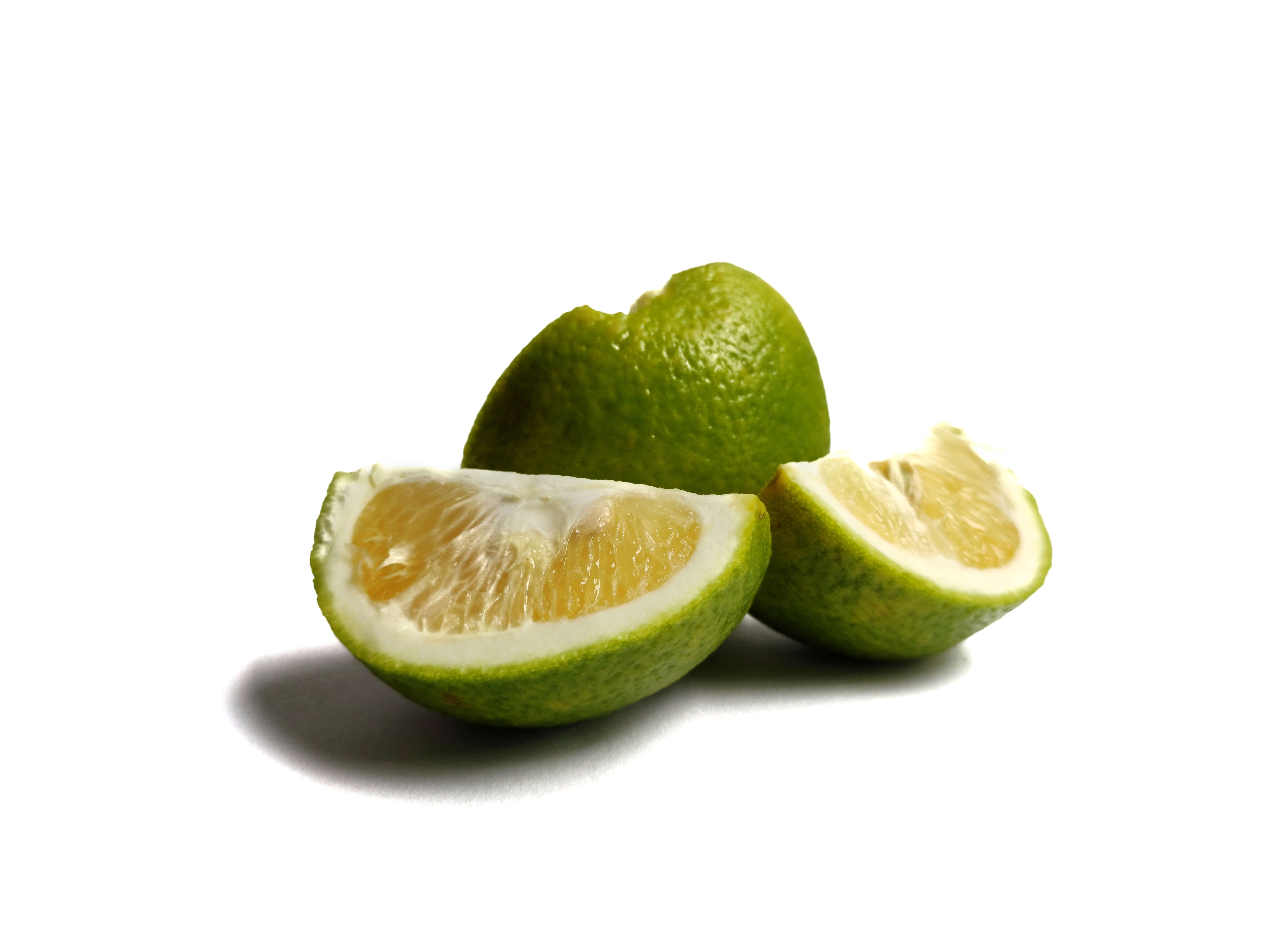 Lime oil distilled (CAS N° 8008-26-2) Lime oil distilled (CAS N° 8008-26-2)